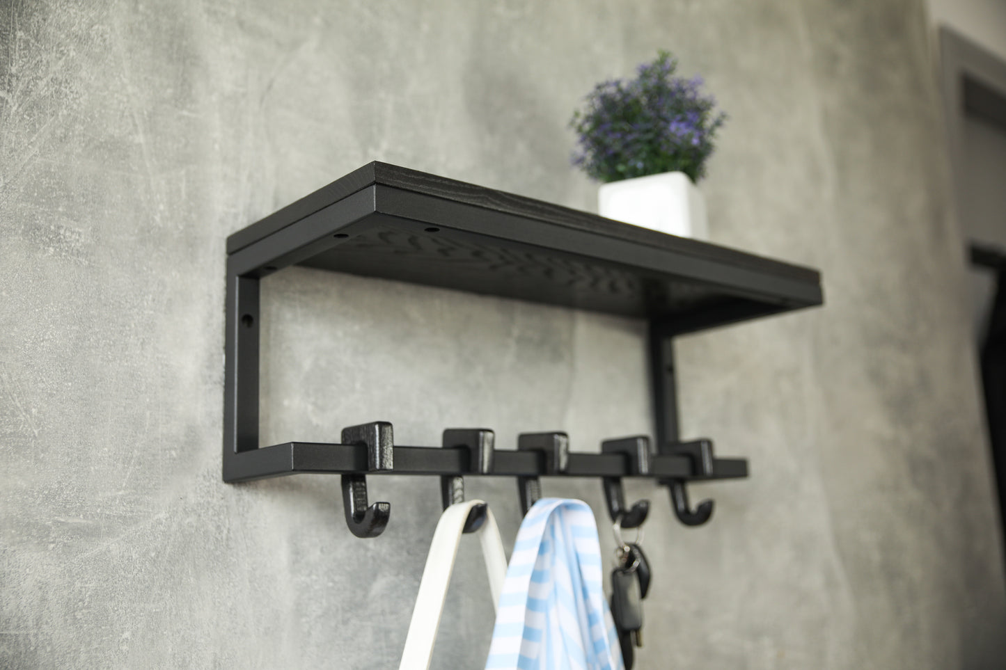 Entryway shelf with wooden hooks 60x17x20 cm - Superl