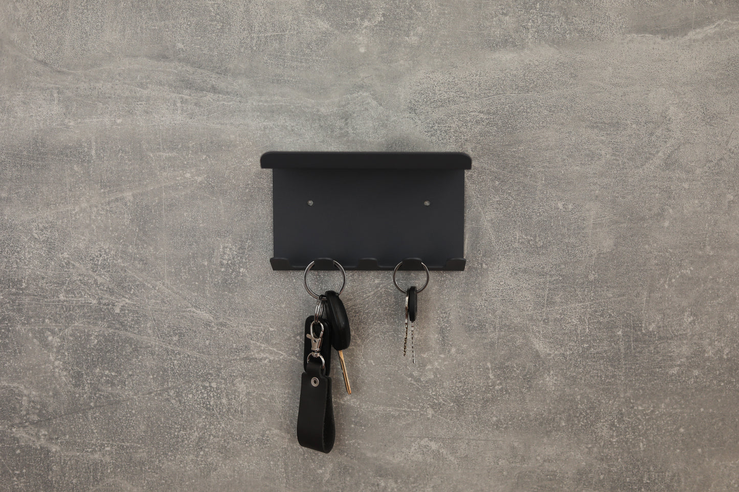 Bent metal key holder with hooks