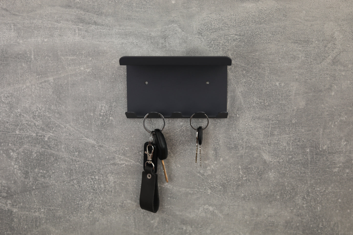 Bent metal key holder with hooks