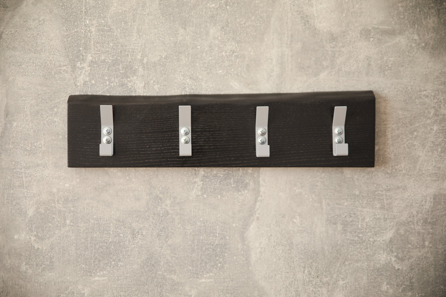 Wooden hanger with metal hooks 40x9x4 cm - "Live Edge"