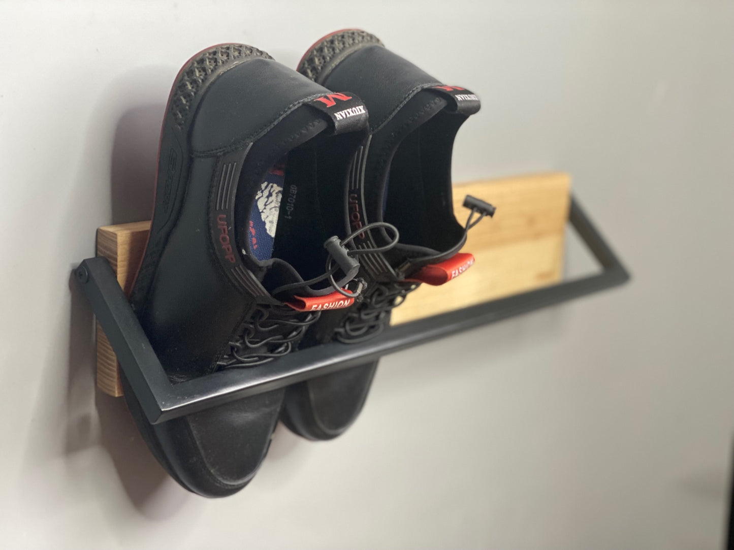 wall shoe shelf