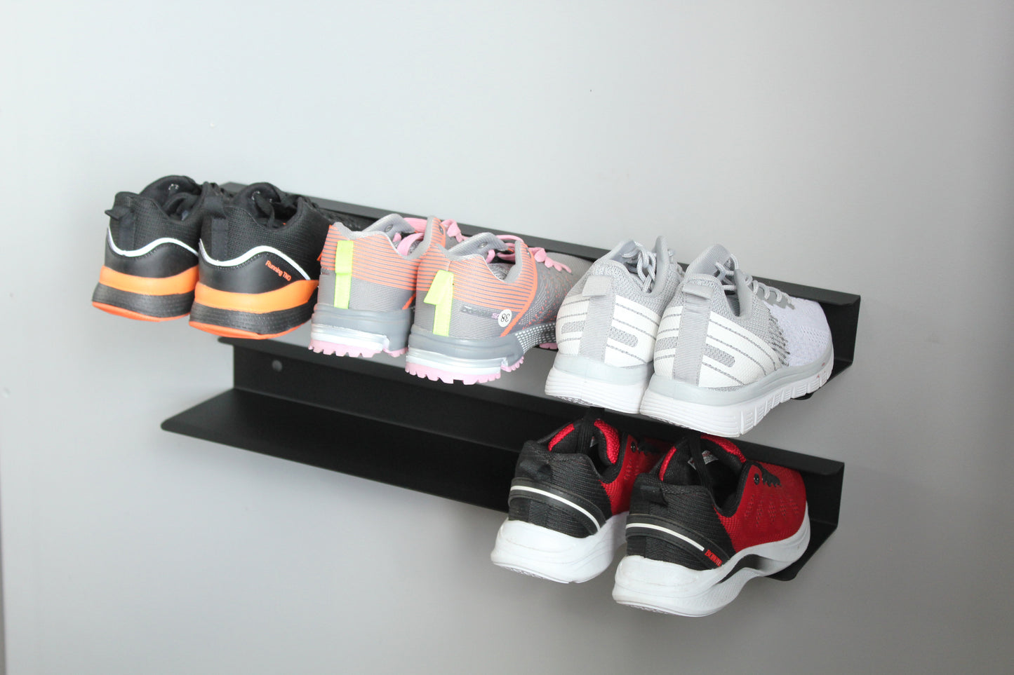 Set 2 bent metal shoe rack "Sneaker"