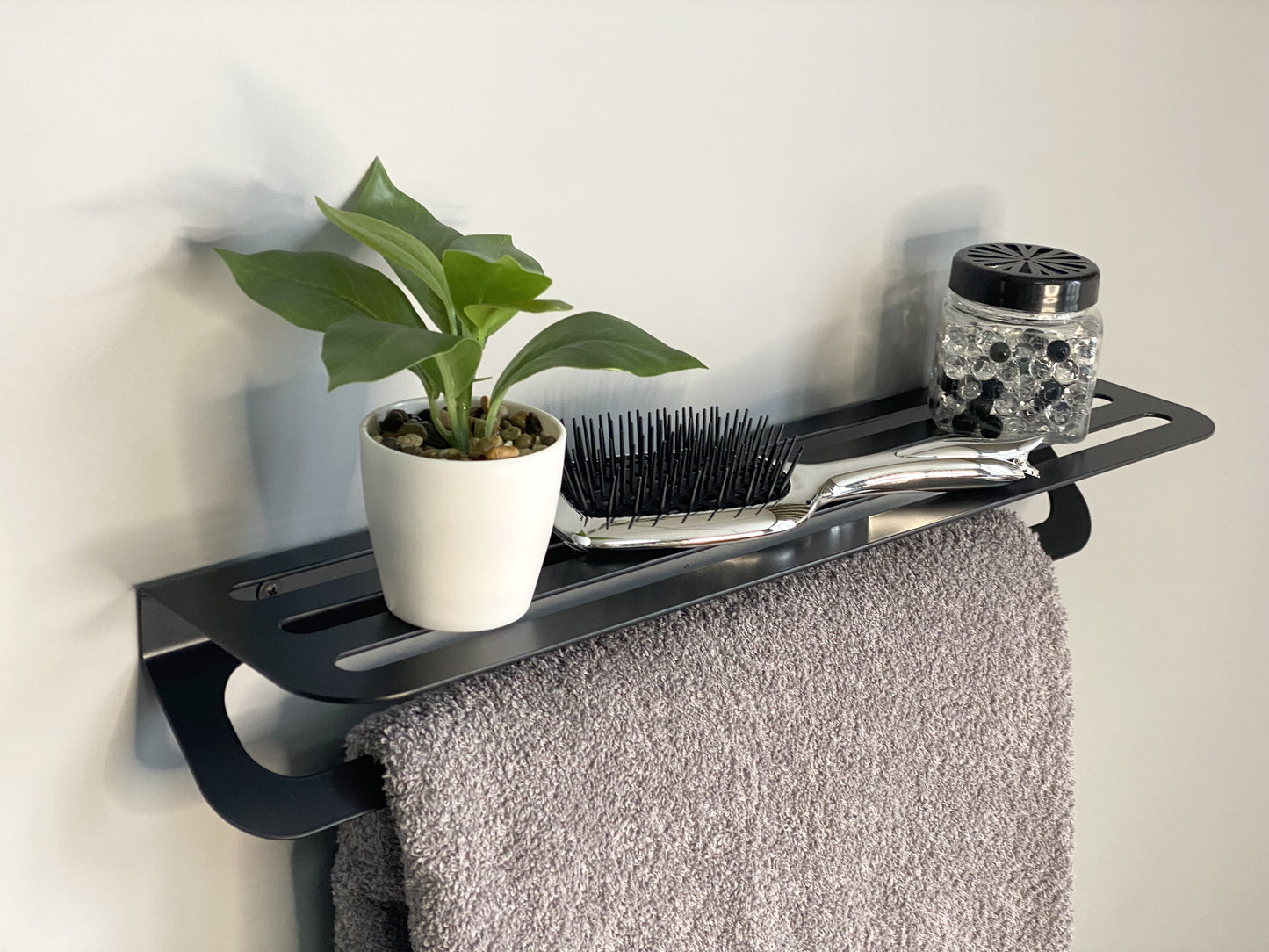 Bathroom towel metal shelf - "Stripy"